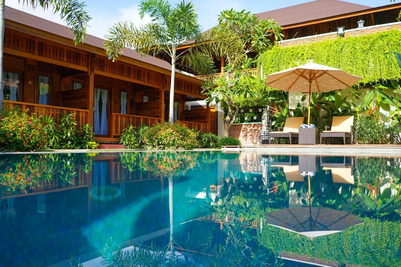 La'villaris hotel&resto Kuta  Exterior foto